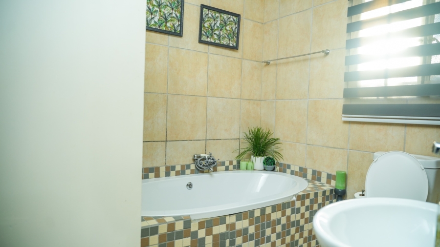 3 Bedroom Property for Sale in Flamwood North West